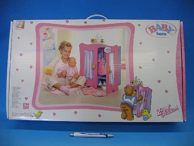 Dřevěná šatní skříň pro Baby Born