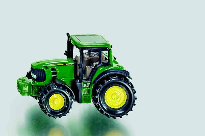 Traktor John Deere 7530